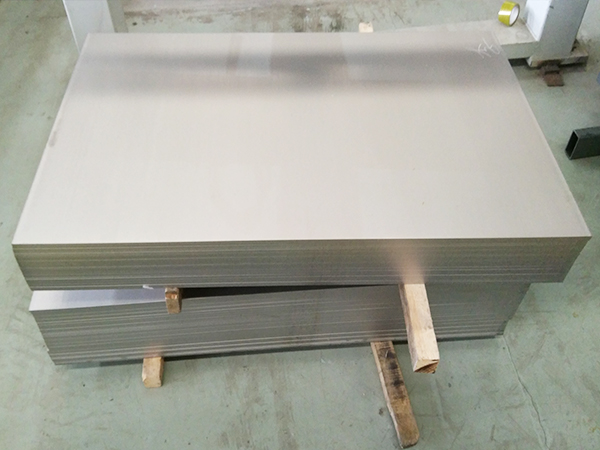 钛板热加工与冷加工的核心区别！